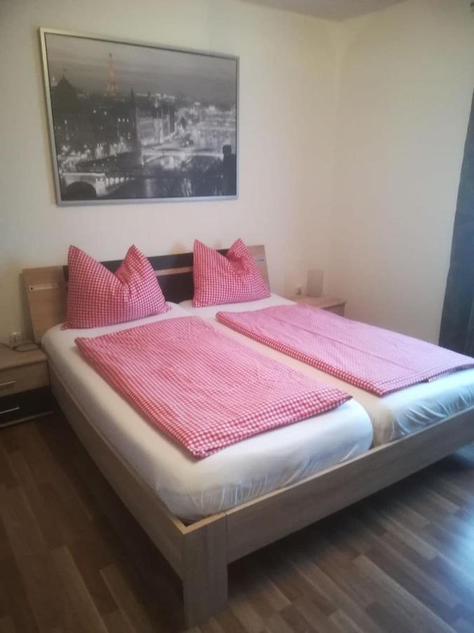 Zentral gelegene, sehr ruhige und helle Wohnung Graz Exterior foto