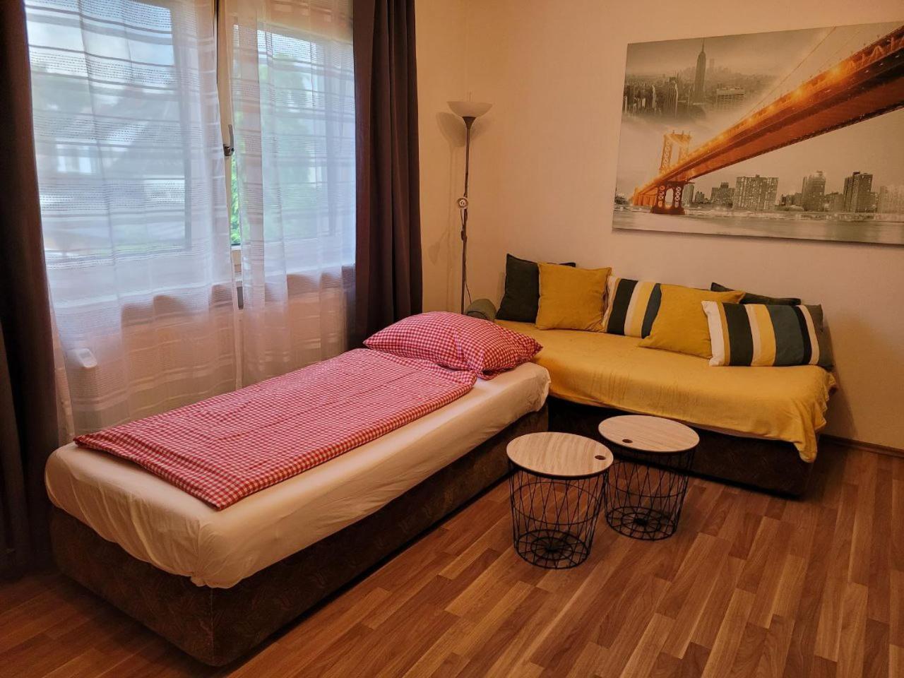 Zentral gelegene, sehr ruhige und helle Wohnung Graz Exterior foto